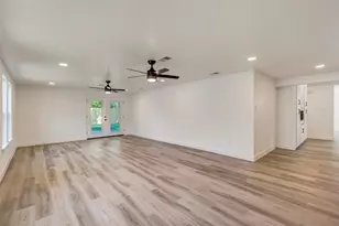 315 Cypress St, Alvin, TX 77511 - Photo 17