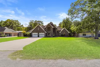 223 Oetken W, Anahuac, TX 77514 - Photo 3
