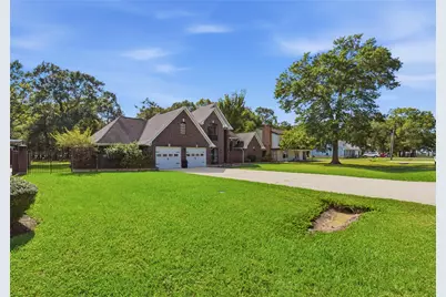 223 Oetken W, Anahuac, TX 77514 - Photo 5