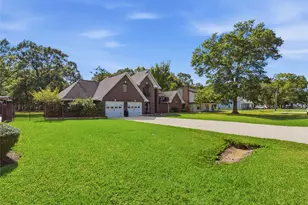 223 Oetken W, Anahuac, TX 77514 - Photo 5