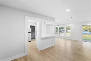 6714 E Bayou Dr, Hitchcock, TX 77563 - Photo 5