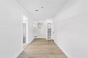 6714 E Bayou Dr, Hitchcock, TX 77563 - Photo 19