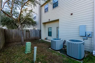 10658 Clearview Villa Place, Houston, TX 77025 - Photo 35