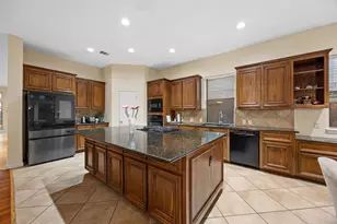 911 Vaulted Oak St, Houston, TX 77008 - Photo 7