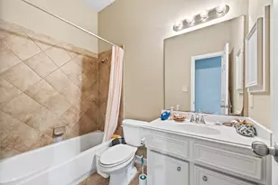 911 Vaulted Oak St, Houston, TX 77008 - Photo 29