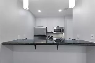 7929 Woodway Dr, Houston, TX 77063 - Photo 9