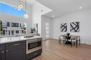 422 E 41st St, Houston, TX 77022 - Photo 9