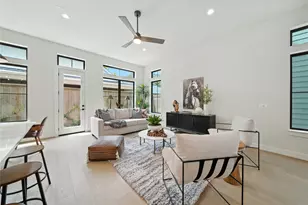 8719 Padua Ln, Houston, TX 77055 - Photo 9