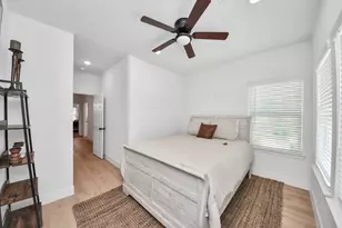 5955 Southseas St, Houston, TX 77033 - Photo 35