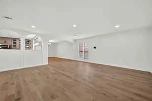 5039 Shadowridge Dr, Houston, TX 77053 - Photo 5