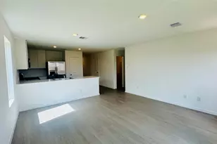 9206 Speckled Trout Dr, Baytown, TX 77521 - Photo 5