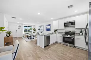 11707 Passion Fruit Ln, Houston, TX 77048 - Photo 7