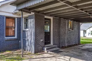 404 W Main St, Bellville, TX 77418 - Photo 25