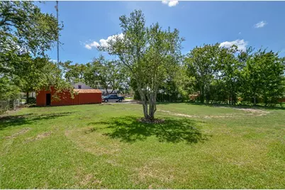 404 W Main Street, Bellville, TX 77418 - Photo 31