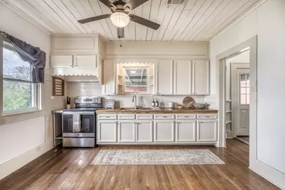 404 W Main Street, Bellville, TX 77418 - Photo 11