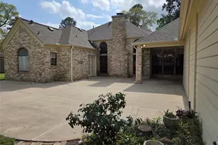 7503 17th Green Dr, Humble, TX 77346 - Photo 3