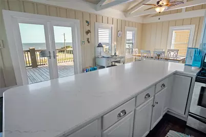 2475 Audubon Avenue, Gilchrist, TX 77617 - Photo 11