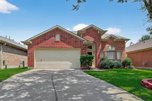 2711 Shallow Falls Ct, Pearland, TX 77584 - Photo 3