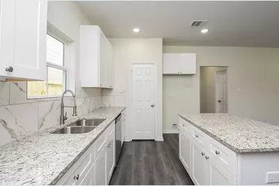2811 Topiary Lane, Houston, TX 77014 - Photo 13