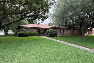 1406 N Dakota St, Baytown, TX 77520 - Photo 1