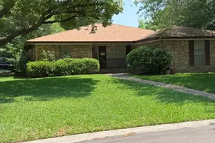 1406 N Dakota St, Baytown, TX 77520 - Photo 11