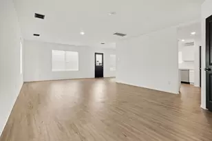 9106 Burnet Flds Dr, Baytown, TX 77521 - Photo 7