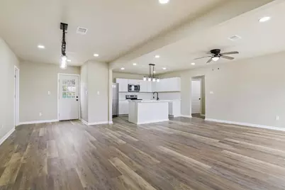 1120 17th Ave North, Texas City, TX 77590 - Photo 5