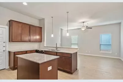 218 Oakcrest #A, Conroe, TX 77304 - Photo 5