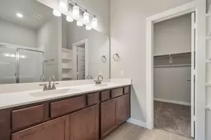 218 Oakcrest, Conroe, TX 77304 - Photo 11