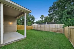 218 Oakcrest, Conroe, TX 77304 - Photo 13