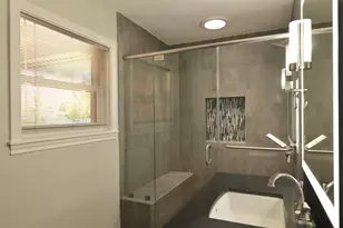 9810 Cliffwood Dr, Houston, TX 77096 - Photo 11