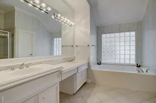 2205 Commonwealth St, Houston, TX 77006 - Photo 13