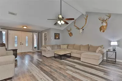 1 Shallowbrook Street, Angleton, TX 77515 - Photo 9