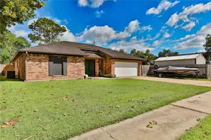 1 Shallowbrook St, Angleton, TX 77515 - Photo 3