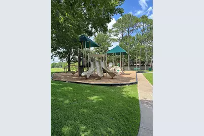 14202 Misty Knoll Court, Houston, TX 77062 - Photo 37