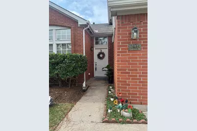 14202 Misty Knoll Court, Houston, TX 77062 - Photo 5