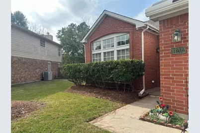 14202 Misty Knoll Court, Houston, TX 77062 - Photo 3