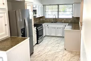 4329 Kinglet St, Houston, TX 77035 - Photo 7