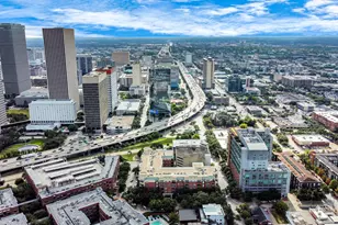 300 St Joseph Pkwy, Houston, TX 77002 - Photo 37