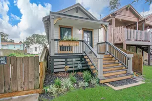 1109 31st St, Galveston, TX 77550 - Photo 3