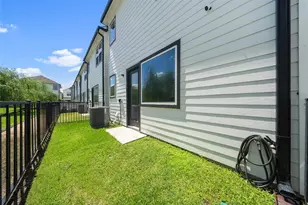 2309 Silva Park Ln, Houston, TX 77091 - Photo 13