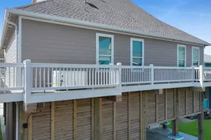 2627 Holiday Dr, Crystal Beach, TX 77650 - Photo 7