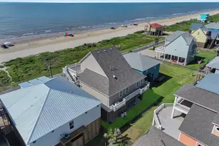 2627 Holiday Dr, Crystal Beach, TX 77650 - Photo 5