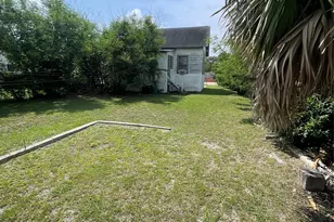 4618 Ave Q 1/2, Galveston, TX 77551 - Photo 3