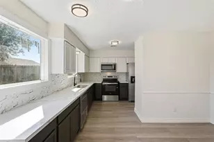 8630 Winewood Dr, Houston, TX 77044 - Photo 15