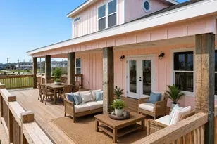 186 Ocean View Dr, Crystal Beach, TX 77650 - Photo 3
