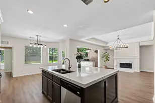 45 Marquise Oaks Pl, The Woodlands, TX 77382 - Photo 7