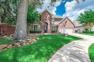 203 Bay Bridge Dr, Sugar Land, TX 77478 - Photo 3