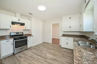 804 23rd Avenue N, Texas City, TX 77590 - Photo 9