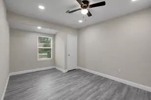 9409 Fairland Dr, Houston, TX 77051 - Photo 9